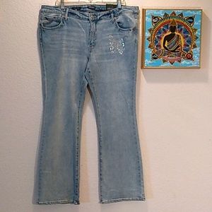 BRAND NEW!  WILD FABLE LOW RISE BOOTCUT BUTTERFLY JEANS